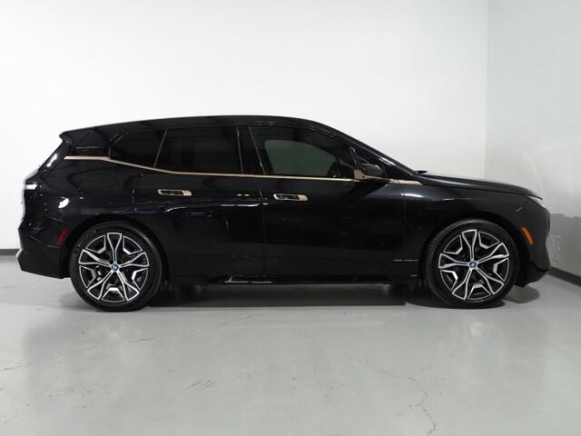 2023 BMW iX xDrive50 AWD *SPORT PKG, ULTIMATE PKG, HEADS-UP DISPLAY, NAVIGATION, ADAPTIVE CRUISE, SAFETY ALERTS, 360 CAMERAS, PANO ECLIPSING ROOF, CLIMATE SEATS, HARMAN/KARDON, WIRELESS CHARGING Round Rock TX