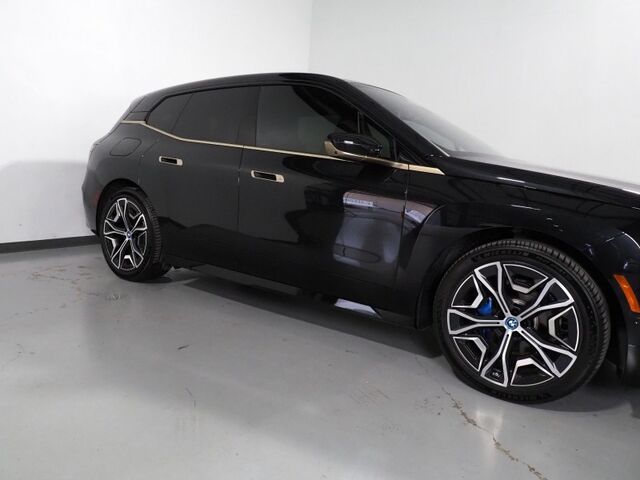 2023 BMW iX xDrive50 AWD *SPORT PKG, ULTIMATE PKG, HEADS-UP DISPLAY, NAVIGATION, ADAPTIVE CRUISE, SAFETY ALERTS, 360 CAMERAS, PANO ECLIPSING ROOF, CLIMATE SEATS, HARMAN/KARDON, WIRELESS CHARGING Round Rock TX