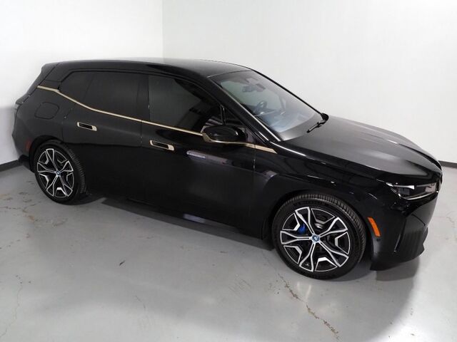 2023 BMW iX xDrive50 AWD *SPORT PKG, ULTIMATE PKG, HEADS-UP DISPLAY, NAVIGATION, ADAPTIVE CRUISE, SAFETY ALERTS, 360 CAMERAS, PANO ECLIPSING ROOF, CLIMATE SEATS, HARMAN/KARDON, WIRELESS CHARGING Round Rock TX