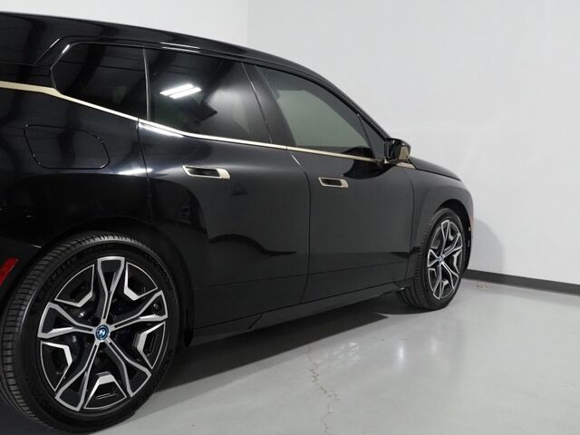 2023 BMW iX xDrive50 AWD *SPORT PKG, ULTIMATE PKG, HEADS-UP DISPLAY, NAVIGATION, ADAPTIVE CRUISE, SAFETY ALERTS, 360 CAMERAS, PANO ECLIPSING ROOF, CLIMATE SEATS, HARMAN/KARDON, WIRELESS CHARGING Round Rock TX