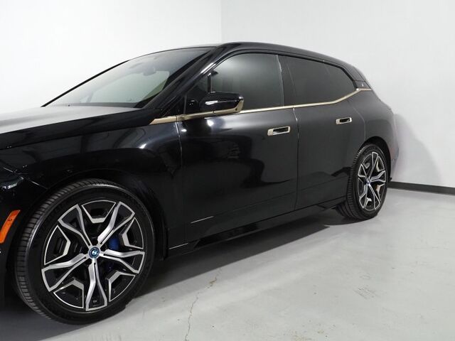 2023 BMW iX xDrive50 AWD *SPORT PKG, ULTIMATE PKG, HEADS-UP DISPLAY, NAVIGATION, ADAPTIVE CRUISE, SAFETY ALERTS, 360 CAMERAS, PANO ECLIPSING ROOF, CLIMATE SEATS, HARMAN/KARDON, WIRELESS CHARGING Round Rock TX