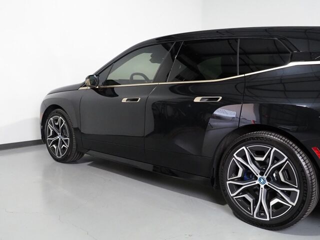 2023 BMW iX xDrive50 AWD *SPORT PKG, ULTIMATE PKG, HEADS-UP DISPLAY, NAVIGATION, ADAPTIVE CRUISE, SAFETY ALERTS, 360 CAMERAS, PANO ECLIPSING ROOF, CLIMATE SEATS, HARMAN/KARDON, WIRELESS CHARGING Round Rock TX