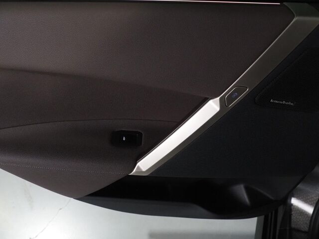 2023 BMW iX xDrive50 AWD *SPORT PKG, ULTIMATE PKG, HEADS-UP DISPLAY, NAVIGATION, ADAPTIVE CRUISE, SAFETY ALERTS, 360 CAMERAS, PANO ECLIPSING ROOF, CLIMATE SEATS, HARMAN/KARDON, WIRELESS CHARGING Round Rock TX