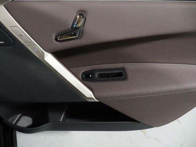 2023 BMW iX xDrive50 AWD *SPORT PKG, ULTIMATE PKG, HEADS-UP DISPLAY, NAVIGATION, ADAPTIVE CRUISE, SAFETY ALERTS, 360 VIEW CAMERAS, PANO ECLIPSING ROOF, CLIMATE SEATS, HARMAN/KARDON, WIRELESS CHARGING, ANDROID & APPLE Round Rock TX