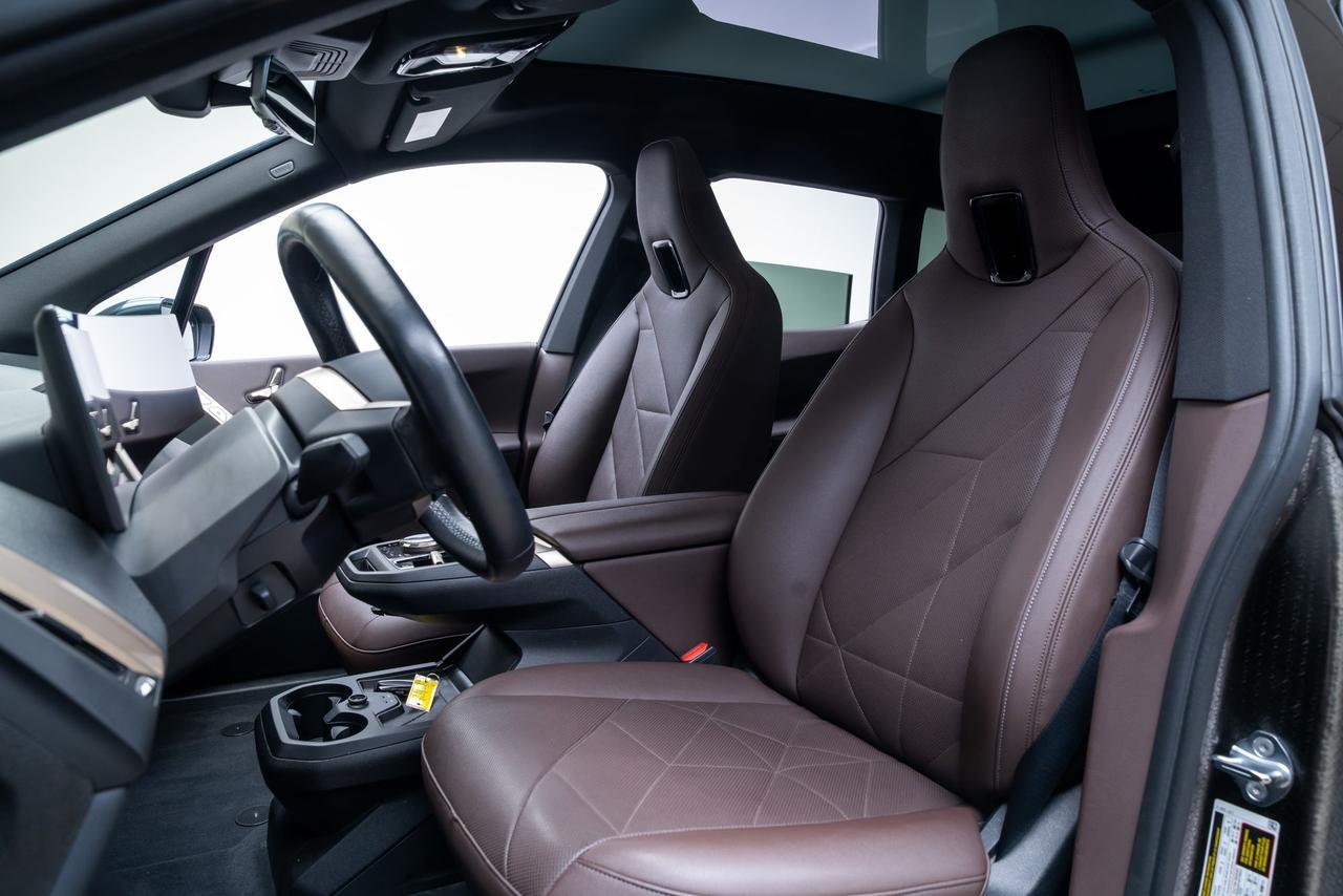 2023 BMW iX xDrive50 Sport Package Panoramic Sky Lounge Portland OR