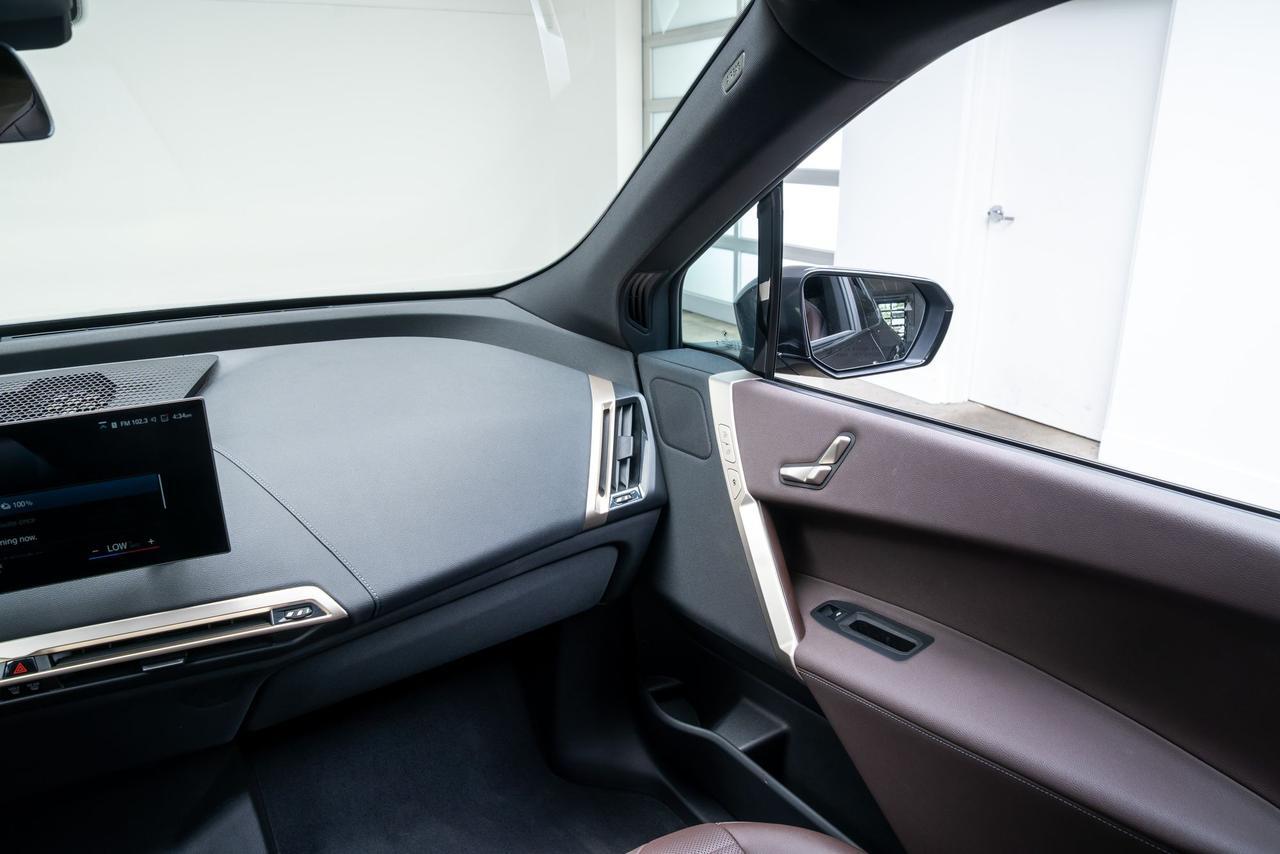2023 BMW iX xDrive50 Sport Package Panoramic Sky Lounge Portland OR