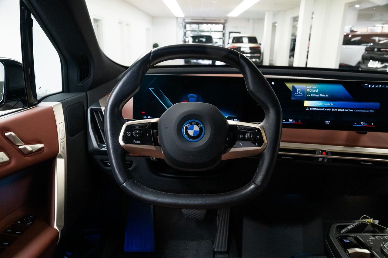 2023 BMW iX xDrive50 Sport Package Panoramic Sky Lounge Roof Portland OR