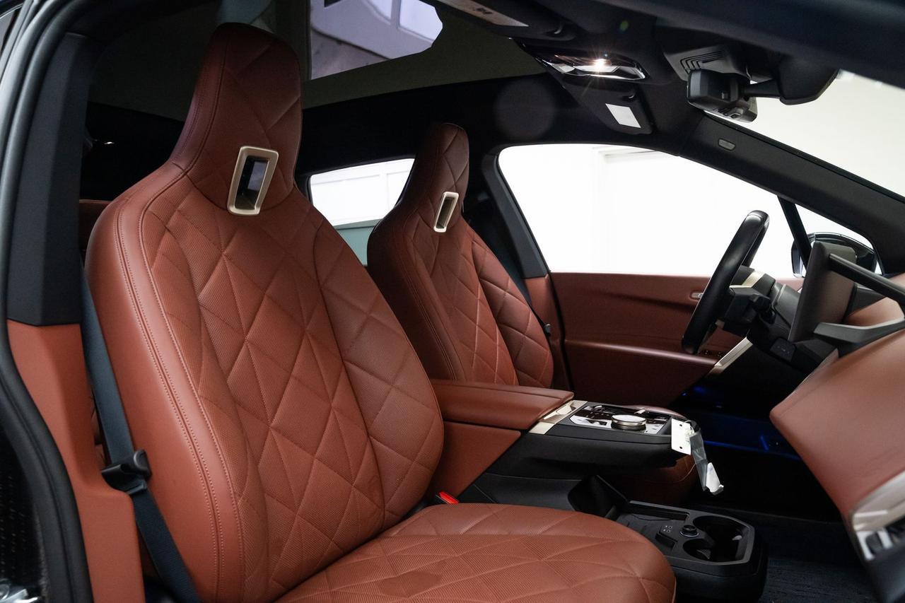 2023 BMW iX xDrive50 Sport Package Panoramic Sky Lounge Roof Portland OR