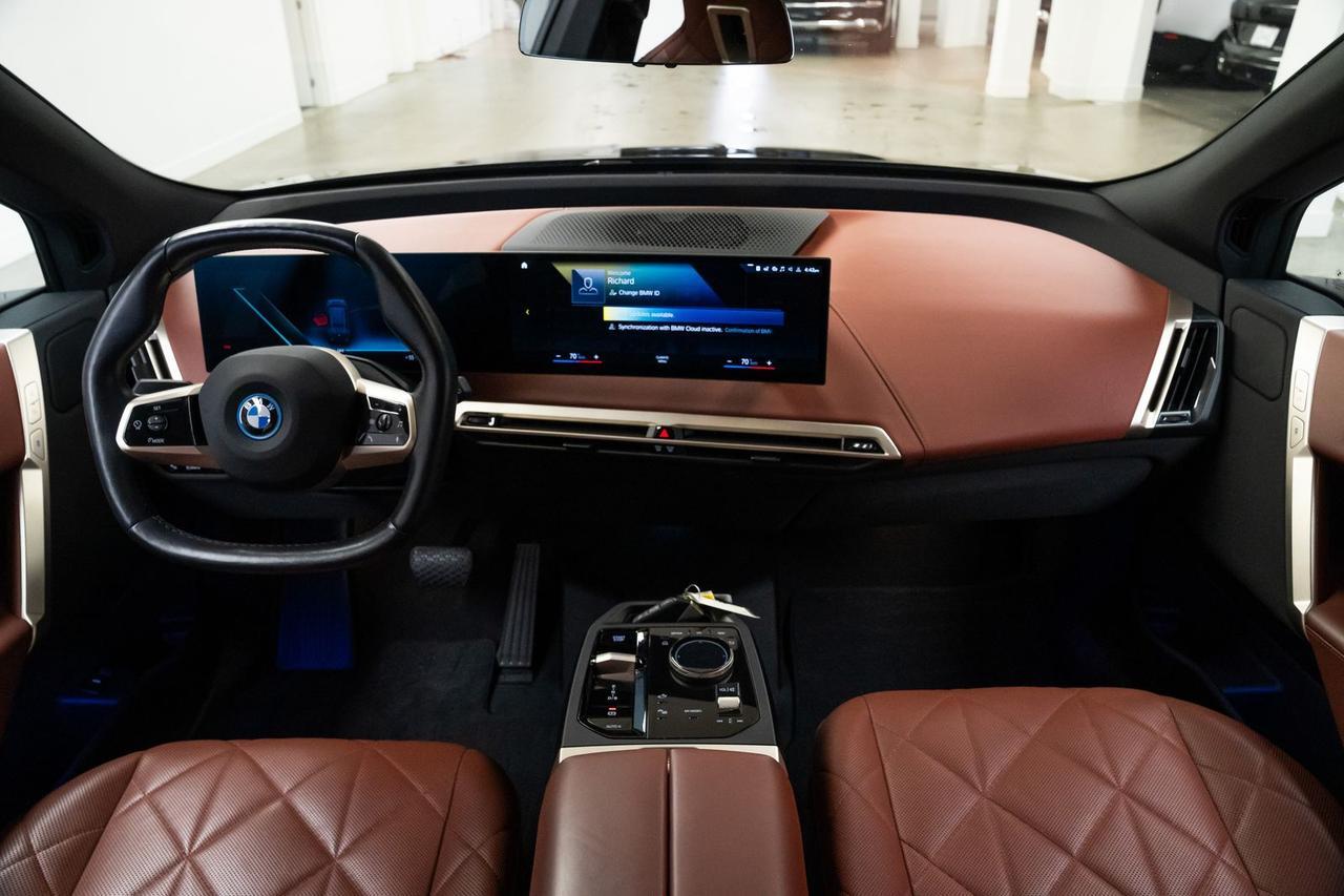 2023 BMW iX xDrive50 Sport Package Panoramic Sky Lounge Roof Portland OR