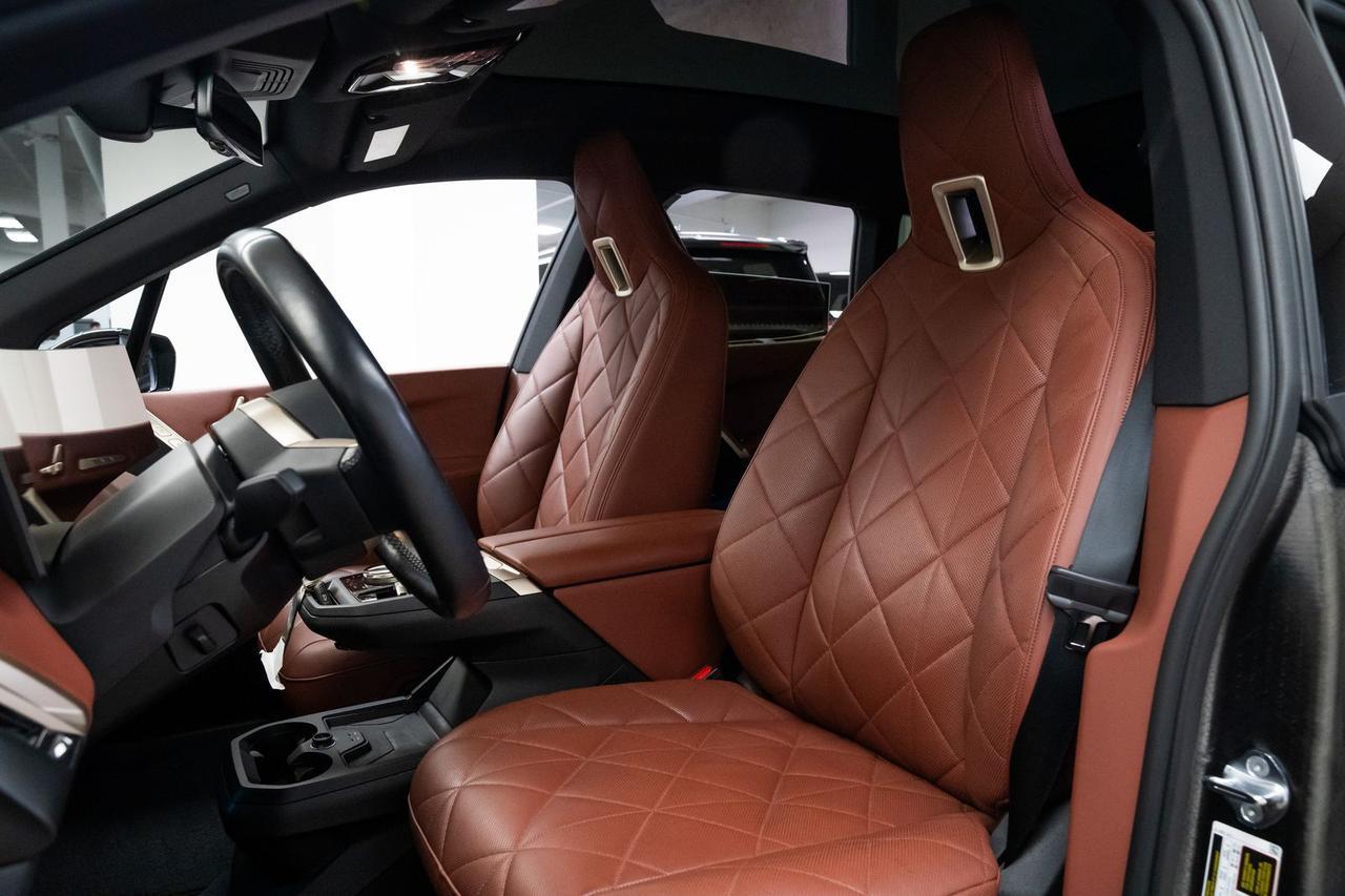 2023 BMW iX xDrive50 Sport Package Panoramic Sky Lounge Roof Portland OR