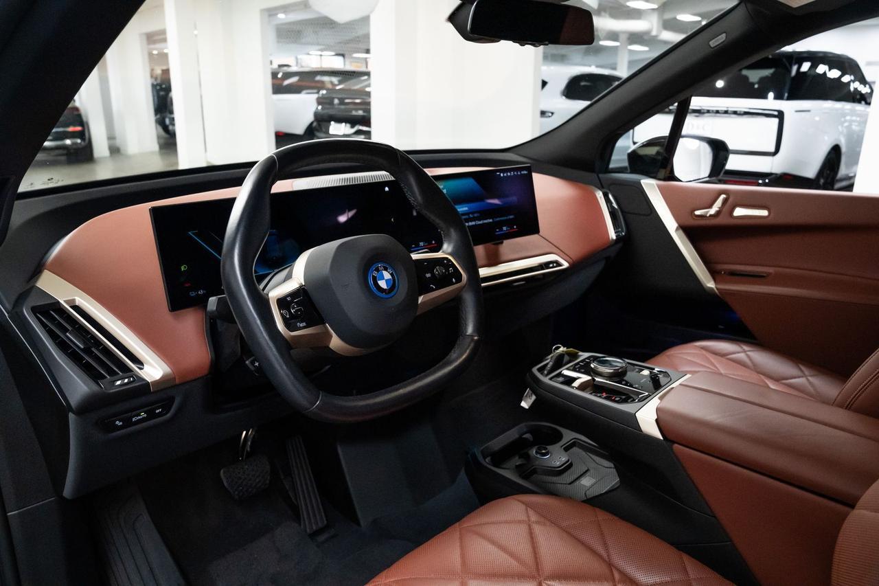 2023 BMW iX xDrive50 Sport Package Panoramic Sky Lounge Roof Portland OR