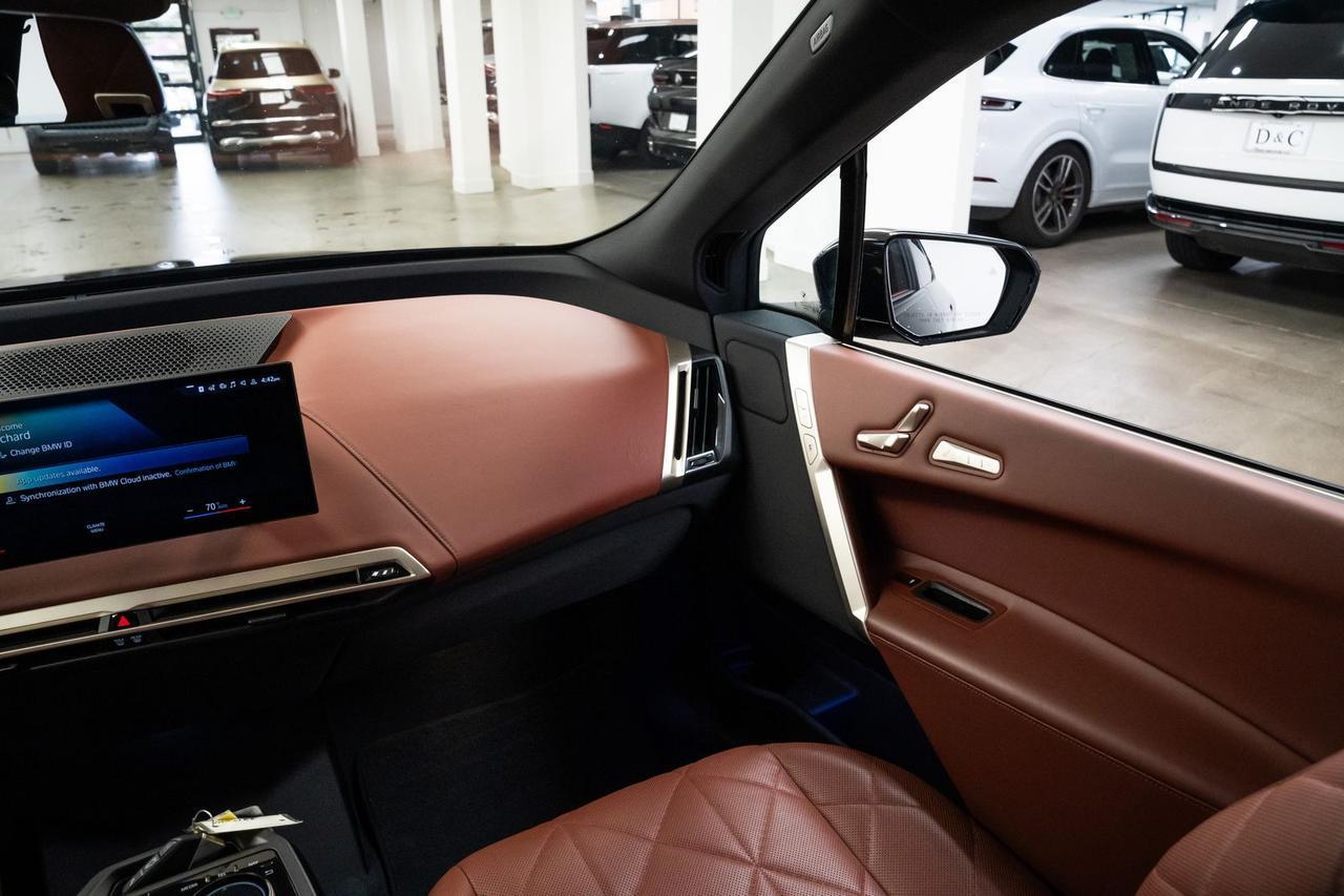 2023 BMW iX xDrive50 Sport Package Panoramic Sky Lounge Roof Portland OR