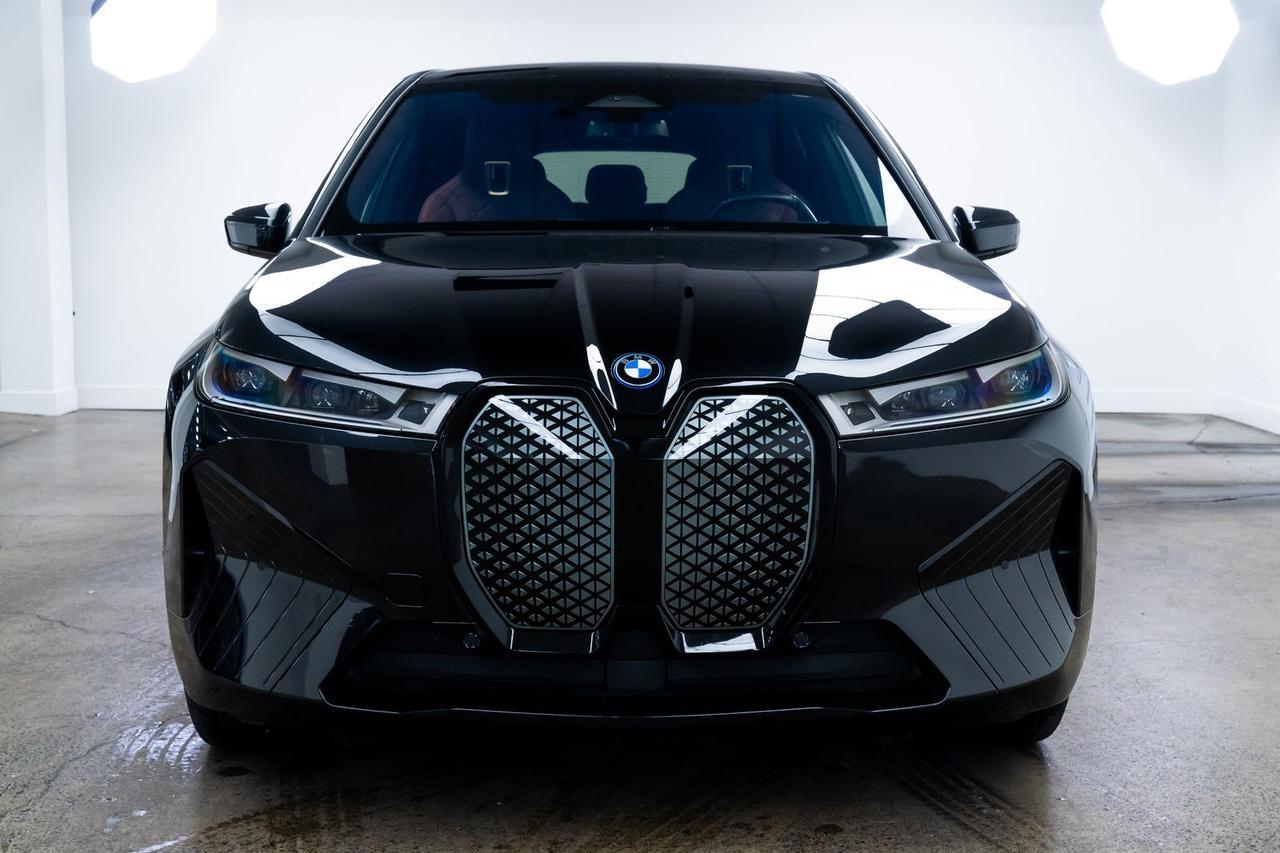 2023 BMW iX xDrive50 Sport Package Panoramic Sky Lounge Roof Portland OR