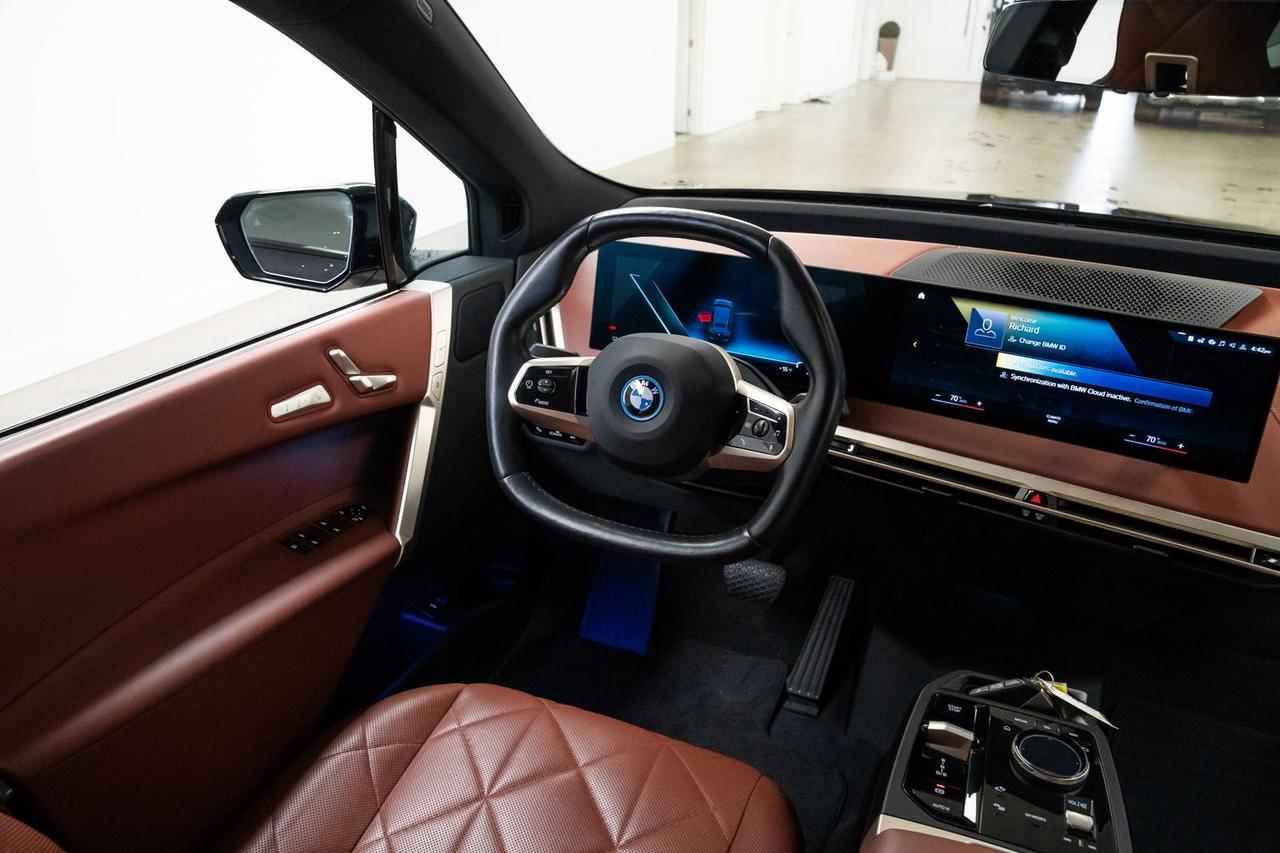 2023 BMW iX xDrive50 Sport Package Panoramic Sky Lounge Roof Portland OR