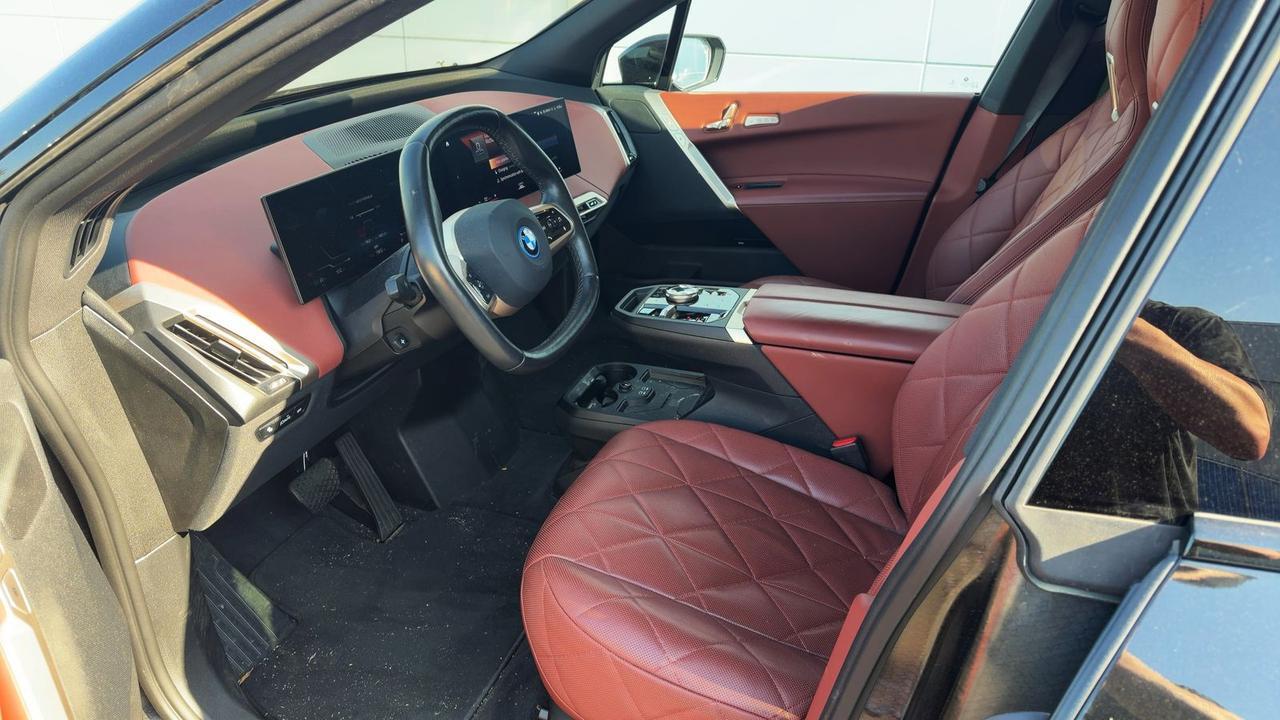 2023 BMW iX xDrive50 Sport Package Panoramic Sky Lounge Roof Portland OR