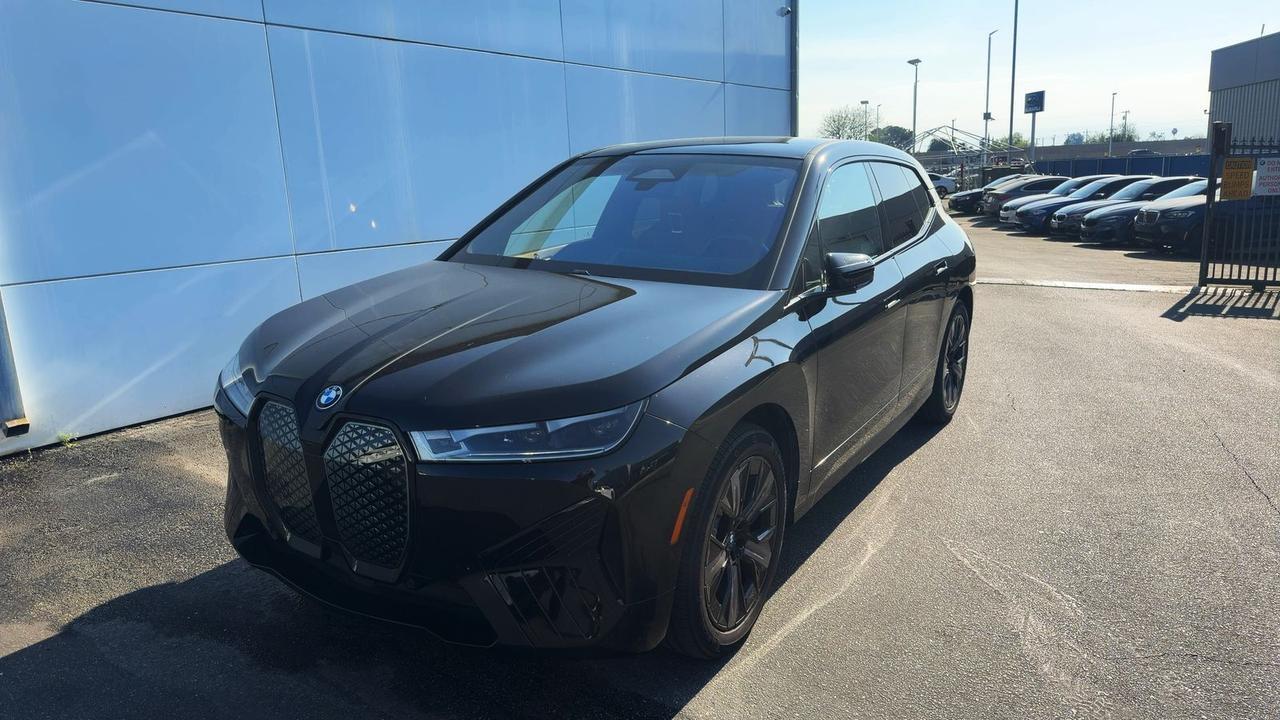 2023 BMW iX xDrive50 Sport Package Panoramic Sky Lounge Roof Portland OR