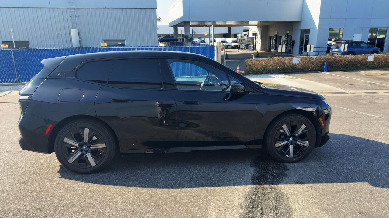 2023 BMW iX xDrive50 Sport Package Panoramic Sky Lounge Roof Portland OR