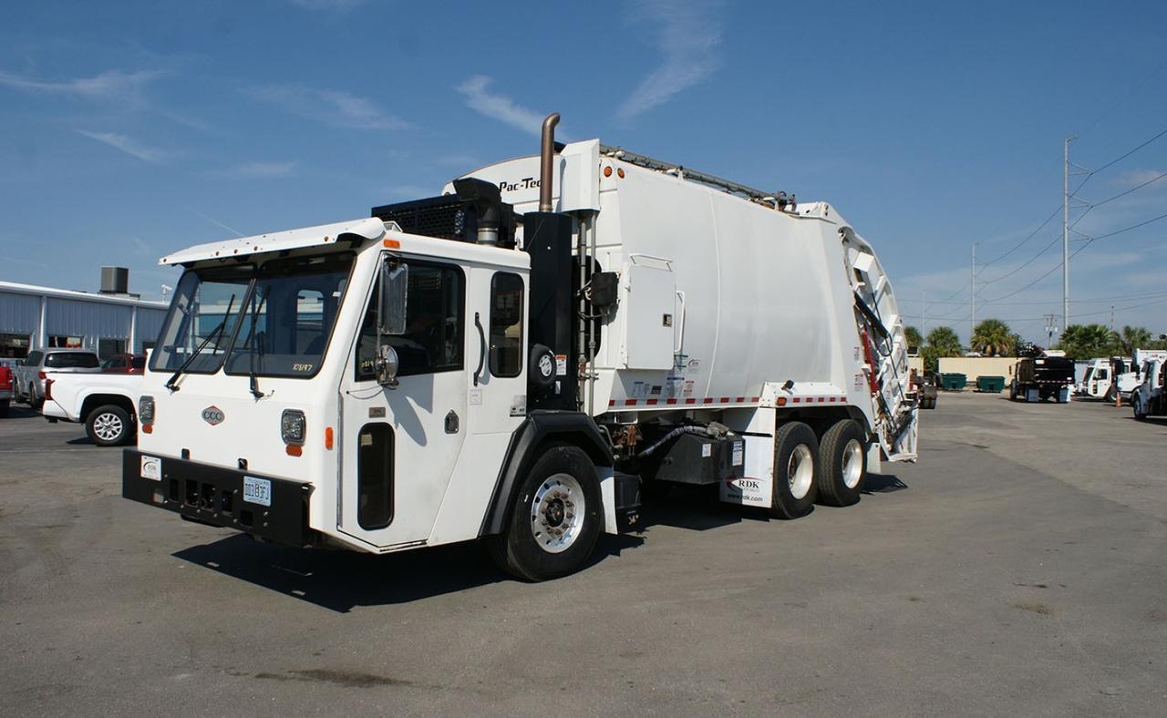 2023 Battle Motors LET2 25 yd. Pac-Tech Rear Loader Garbage Truck Tampa FL