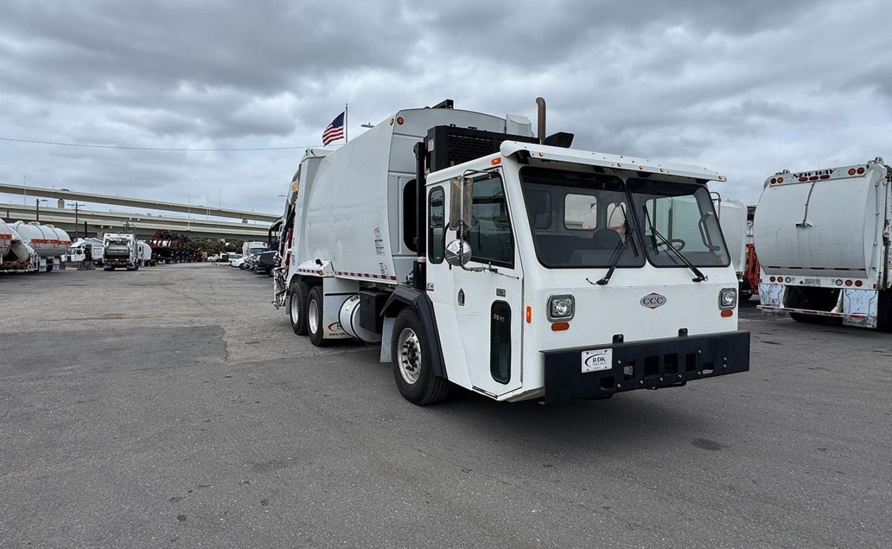 2023 Battle Motors LET2 25 yd. Pac-Tech Rear Loader Garbage Truck