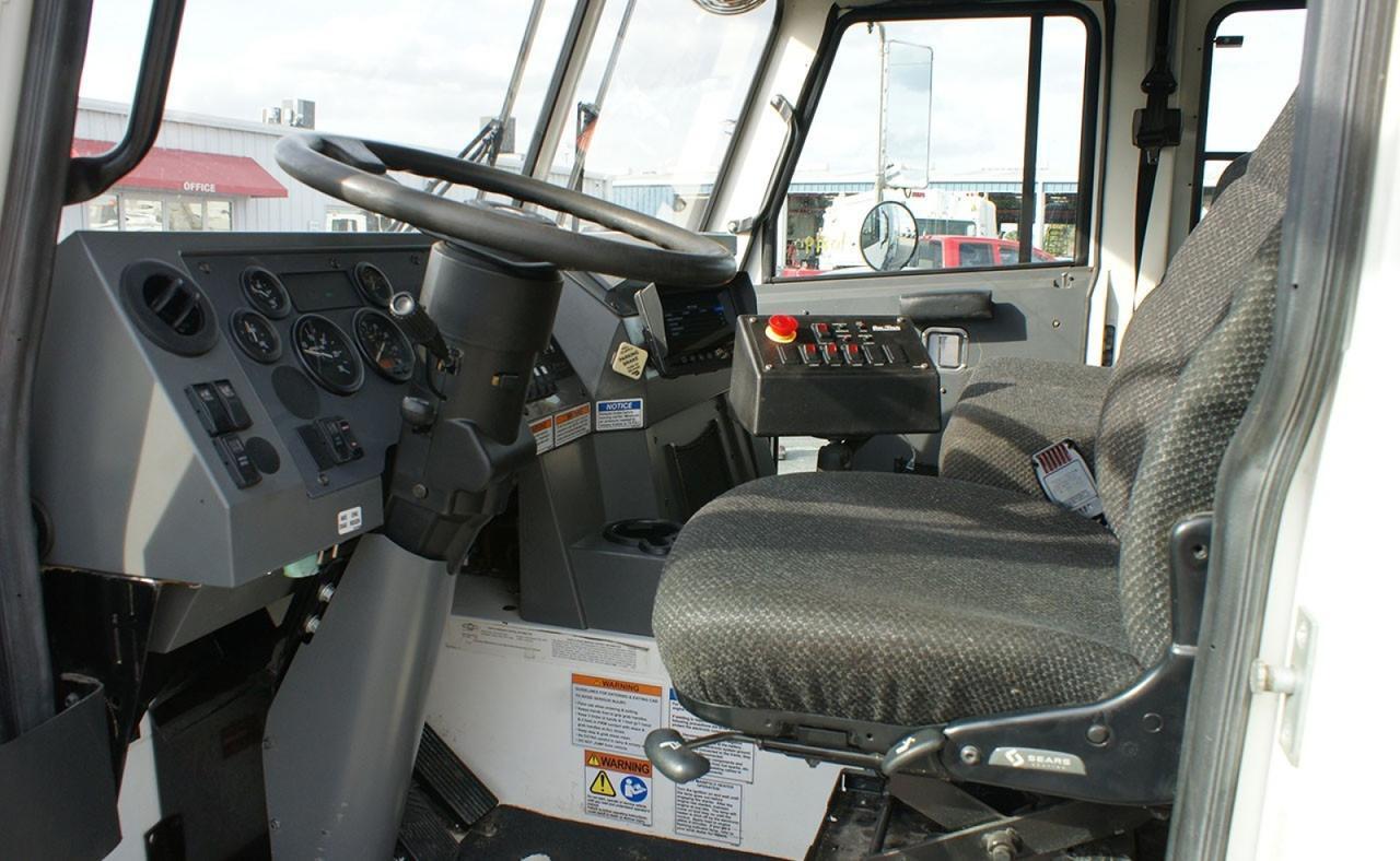 2023 Battle Motors LET2-46 25 yard Pac-Tech Rear Loader Garbage Truck Tampa FL