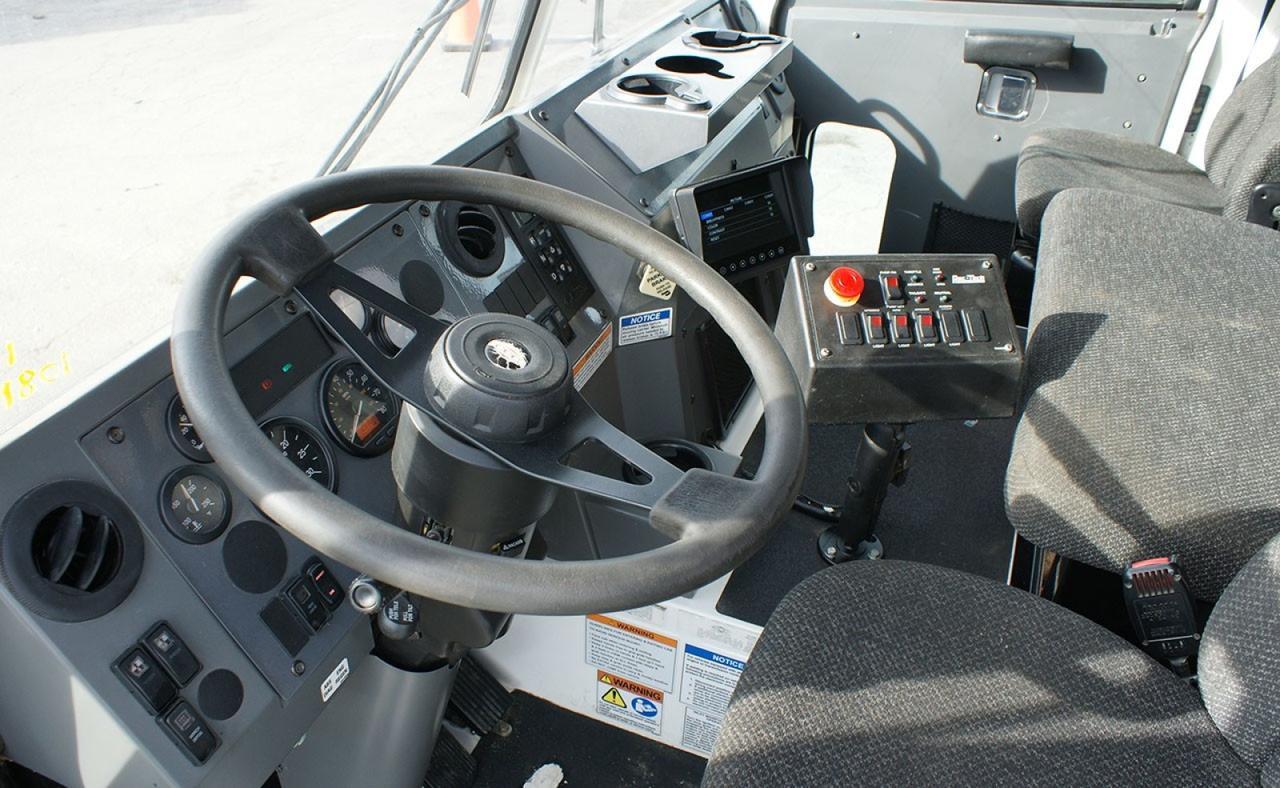 2023 Battle Motors LET2-46 25 yard Pac-Tech Rear Loader Garbage Truck Tampa FL