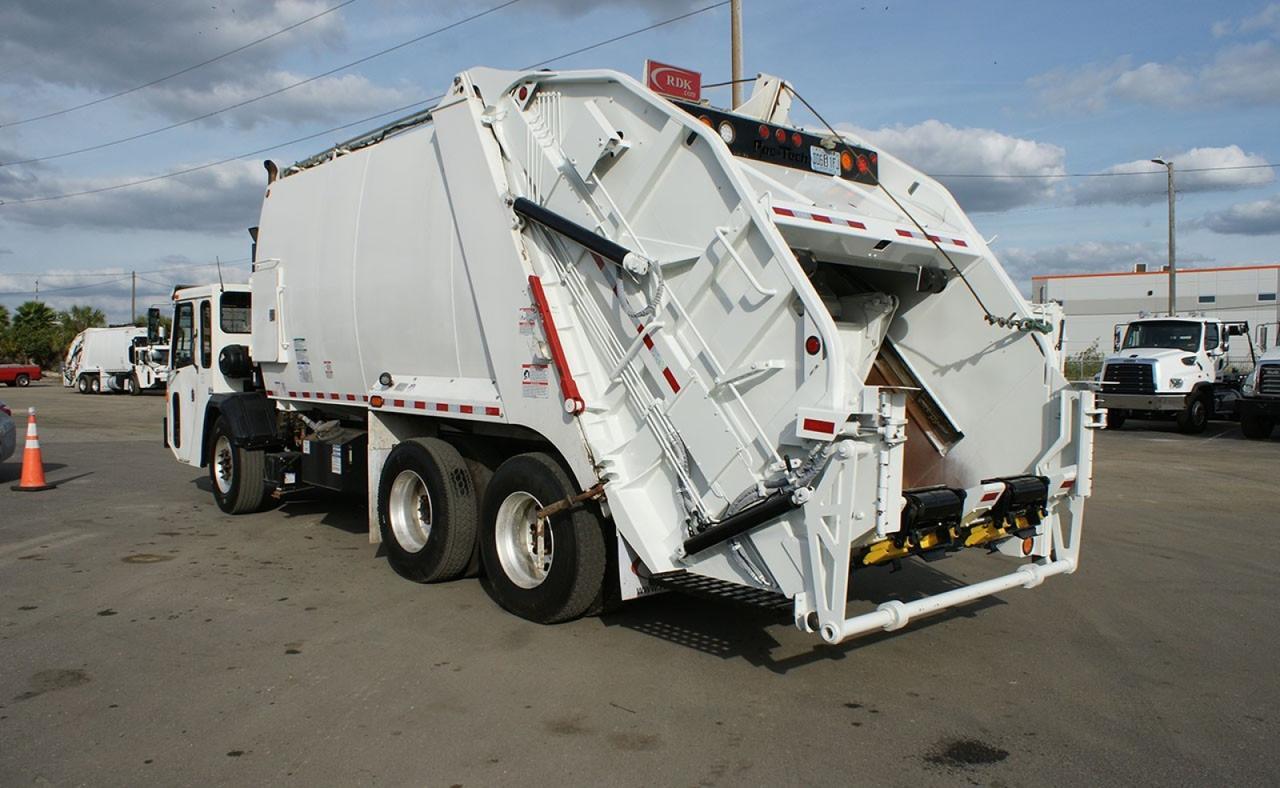2023 Battle Motors LET2-46 25 yard Pac-Tech Rear Loader Garbage Truck Tampa FL