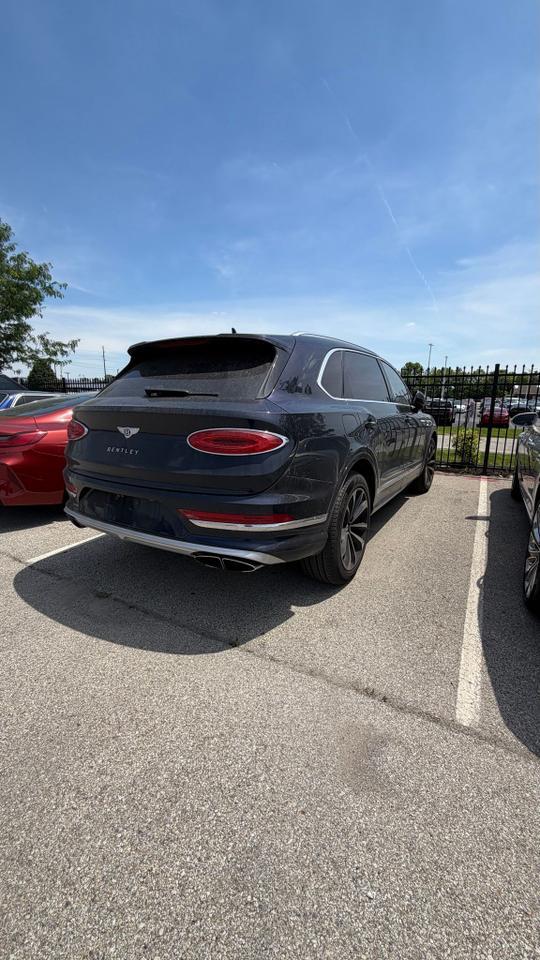 2023 Bentley Bentayga EWB