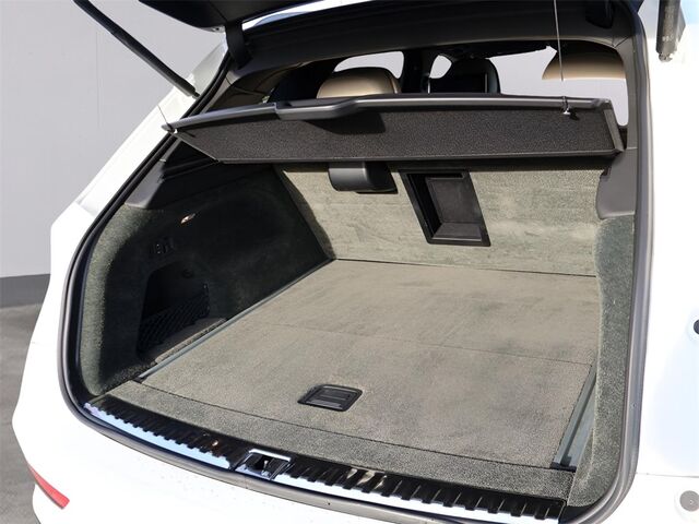 2023 Bentley Bentayga EWB  Oshkosh WI