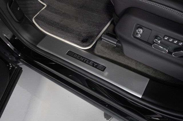 2023 Bentley Bentayga EWB ($277,485 MSRP!) *AIRLINE SEAT SPEC* *BLACKLINE SPEC* *PICNIC TABLES* *POWER CLOSE REAR DOORS* *TOURING SPEC* San Diego CA