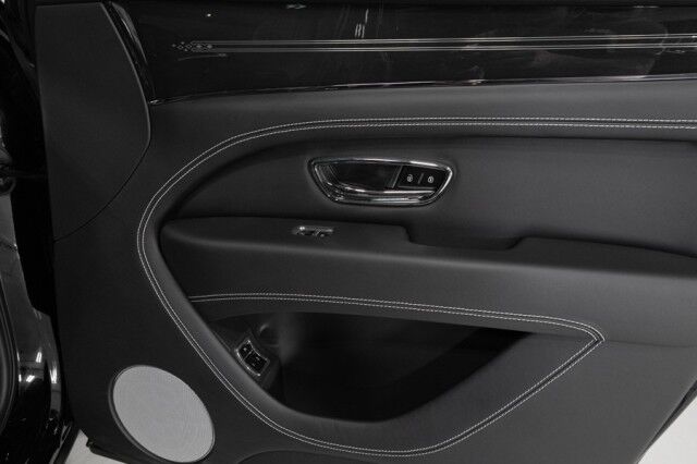2023 Bentley Bentayga EWB ($277,485 MSRP!) *AIRLINE SEAT SPEC* *BLACKLINE SPEC* *PICNIC TABLES* *POWER CLOSE REAR DOORS* *TOURING SPEC* San Diego CA