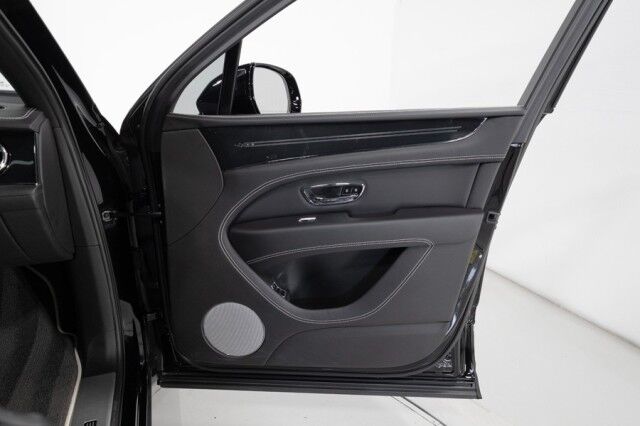 2023 Bentley Bentayga EWB ($277,485 MSRP!) *AIRLINE SEAT SPEC* *BLACKLINE SPEC* *PICNIC TABLES* *POWER CLOSE REAR DOORS* *TOURING SPEC* San Diego CA