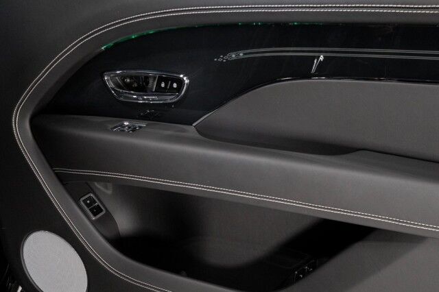 2023 Bentley Bentayga EWB ($277,485 MSRP!) *AIRLINE SEAT SPEC* *BLACKLINE SPEC* *PICNIC TABLES* *POWER CLOSE REAR DOORS* *TOURING SPEC* San Diego CA