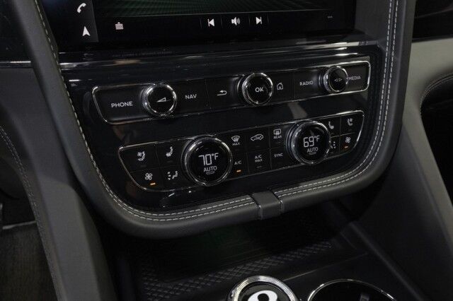 2023 Bentley Bentayga EWB ($277,485 MSRP!) *AIRLINE SEAT SPEC* *BLACKLINE SPEC* *PICNIC TABLES* *POWER CLOSE REAR DOORS* *TOURING SPEC* San Diego CA