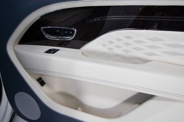 2023 Bentley Bentayga EWB Azure ($300,000 MSRP!) *MASSIVE OPTION LIST* *4-SEATER* *PICNIC TABLES* *TV&apos;s* *REFRIGERATOR/COOLER* *WHITE ON WHITE* *1800 MILES* San Diego CA