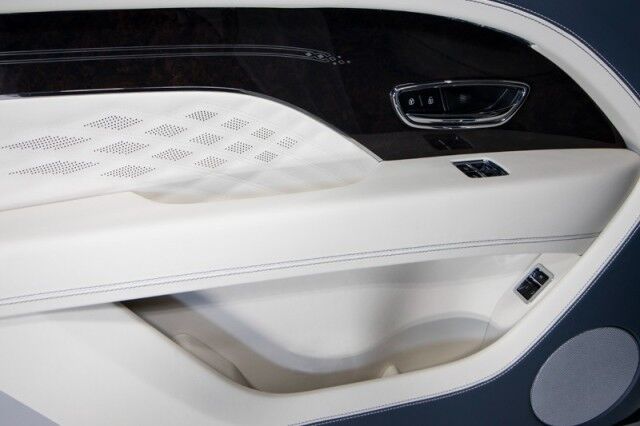 2023 Bentley Bentayga EWB Azure ($300,000 MSRP!) *MASSIVE OPTION LIST* *4-SEATER* *PICNIC TABLES* *TV&apos;s* *REFRIGERATOR/COOLER* *WHITE ON WHITE* *1800 MILES* San Diego CA