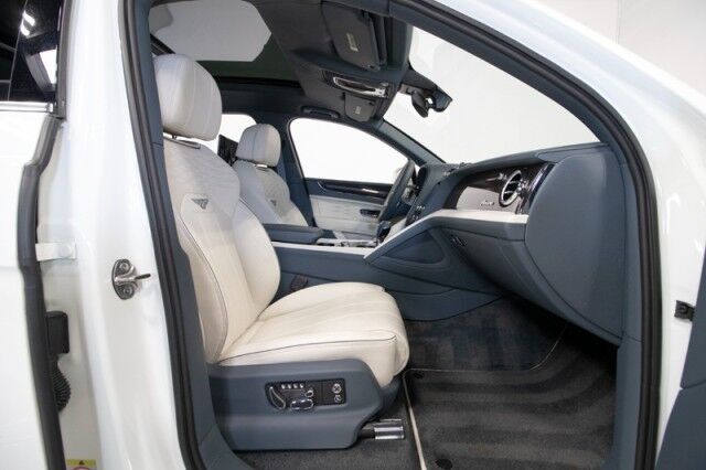 2023 Bentley Bentayga EWB Azure ($300,000 MSRP!) *MASSIVE OPTION LIST* *4-SEATER* *PICNIC TABLES* *TV&apos;s* *REFRIGERATOR/COOLER* *WHITE ON WHITE* *1800 MILES* San Diego CA