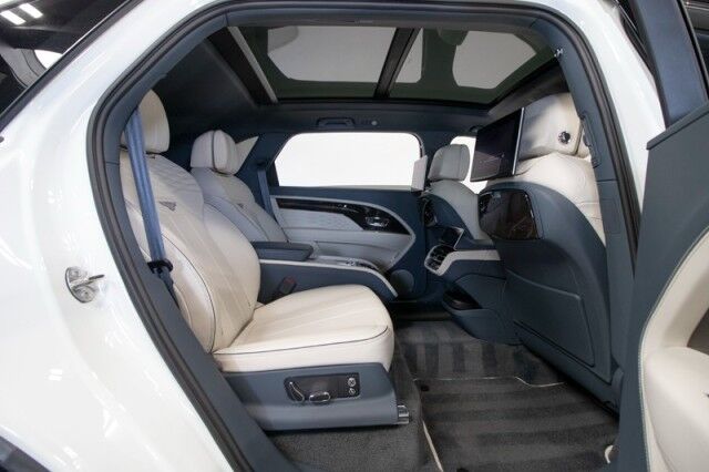 2023 Bentley Bentayga EWB Azure ($300,000 MSRP!) *MASSIVE OPTION LIST* *4-SEATER* *PICNIC TABLES* *TV&apos;s* *REFRIGERATOR/COOLER* *WHITE ON WHITE* *1800 MILES* San Diego CA