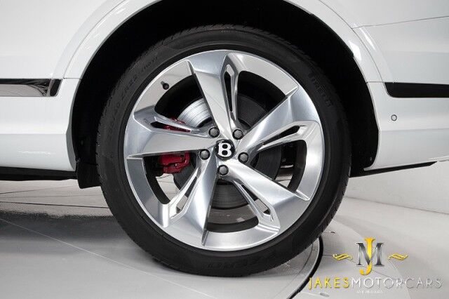 2023 Bentley Bentayga EWB Azure ($300,000 MSRP!) *MASSIVE OPTION LIST* *4-SEATER* *PICNIC TABLES* *TV&apos;s* *REFRIGERATOR/COOLER* *WHITE ON WHITE* *1800 MILES* San Diego CA