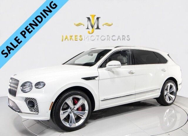 2023 Bentley Bentayga EWB Azure ($300,000 MSRP!) *MASSIVE OPTION LIST* *4-SEATER* *PICNIC TABLES* *TV&apos;s* *REFRIGERATOR/COOLER* *WHITE ON WHITE* *1800 MILES*