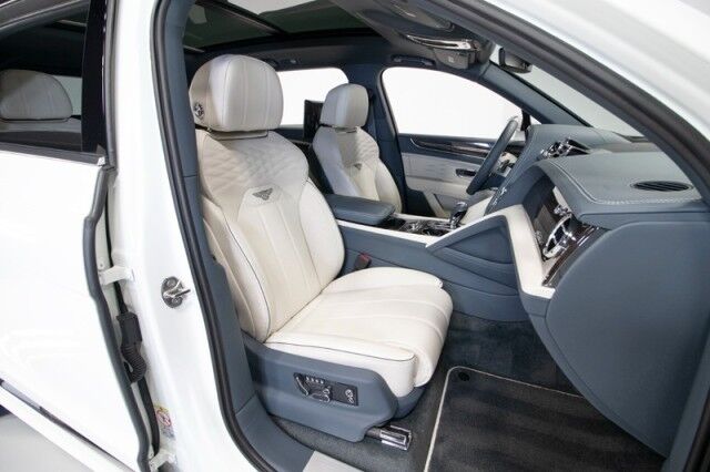 2023 Bentley Bentayga EWB Azure ($300,000 MSRP!) *MASSIVE OPTION LIST* *4-SEATER* *PICNIC TABLES* *TV&apos;s* *REFRIGERATOR/COOLER* *WHITE ON WHITE* *1800 MILES* San Diego CA