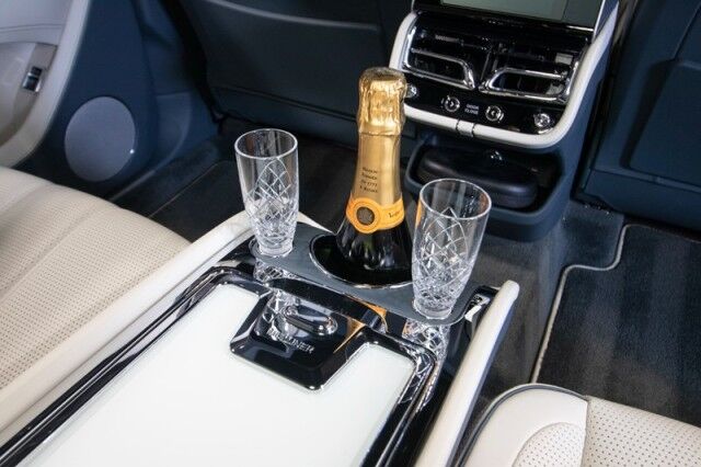 2023 Bentley Bentayga EWB Azure ($300,000 MSRP!) *MASSIVE OPTION LIST* *4-SEATER* *PICNIC TABLES* *TV&apos;s* *REFRIGERATOR/COOLER* *WHITE ON WHITE* *1800 MILES* San Diego CA