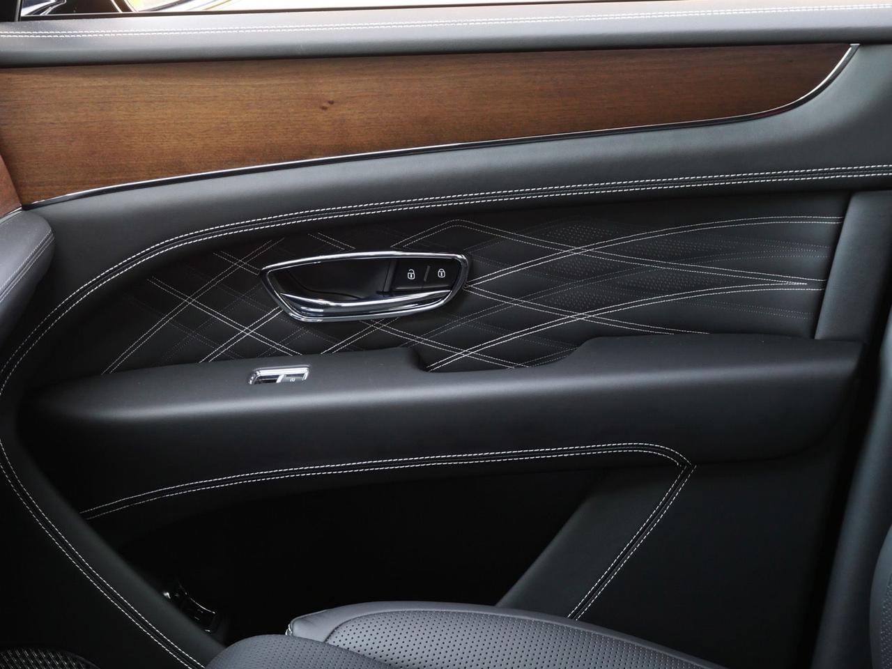 2023 Bentley Bentayga EWB Azure First Edition Azure First Edition Lawrence KS