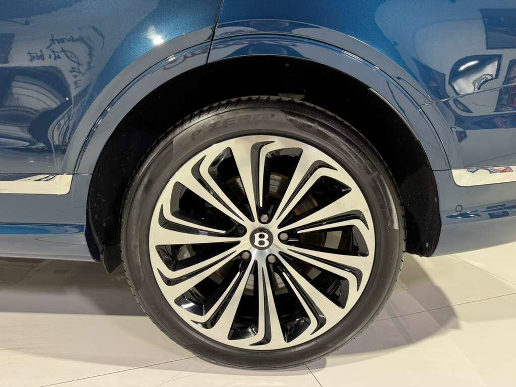 2023 Bentley Bentayga EWB Azure Windsor Blue paint, 360 degree camera system, Naim audio system AND MUCH MORE!!! Fort Lauderdale FL