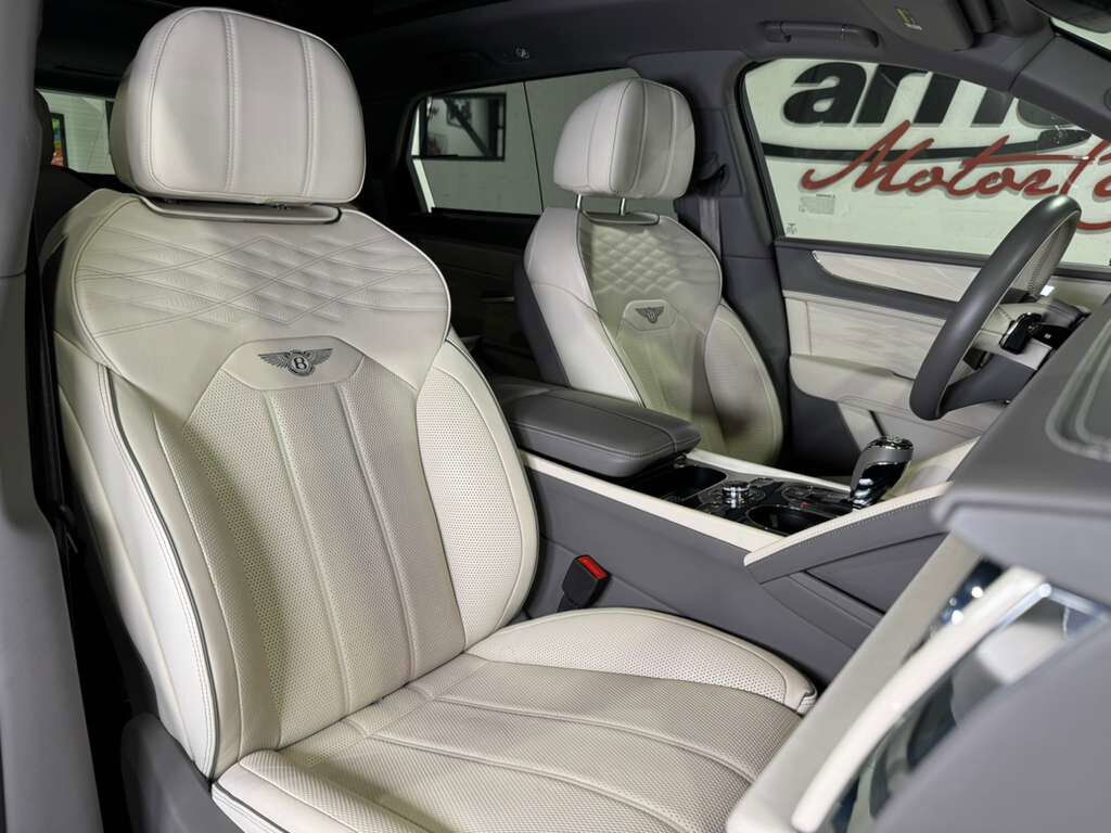 2023 Bentley Bentayga EWB Azure Windsor Blue paint, 360 degree camera system, Naim audio system AND MUCH MORE!!! Fort Lauderdale FL