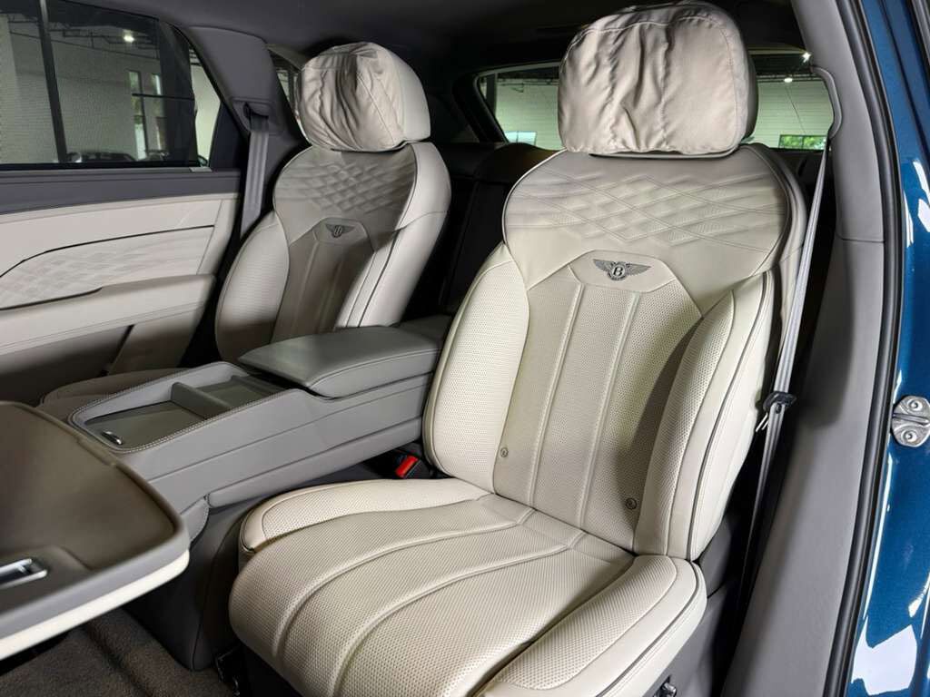 2023 Bentley Bentayga EWB Azure Windsor Blue paint, 360 degree camera system, Naim audio system AND MUCH MORE!!! Fort Lauderdale FL