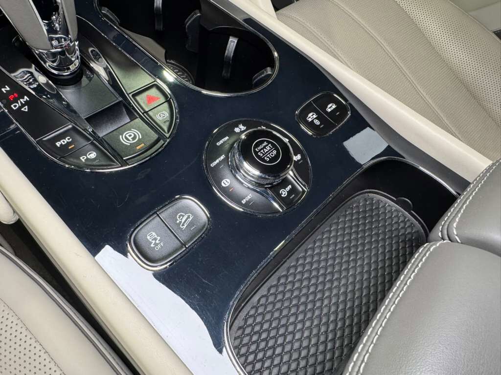 2023 Bentley Bentayga EWB Azure Windsor Blue paint, 360 degree camera system, Naim audio system AND MUCH MORE!!! Fort Lauderdale FL