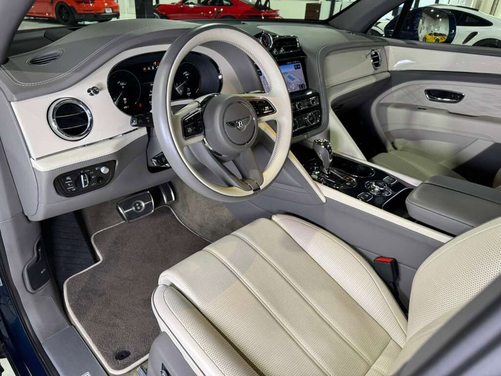 2023 Bentley Bentayga EWB Azure Windsor Blue paint, 360 degree camera system, Naim audio system AND MUCH MORE!!! Fort Lauderdale FL