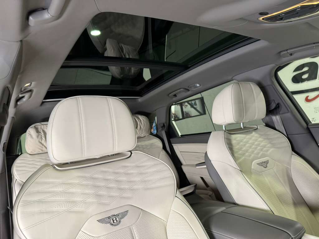 2023 Bentley Bentayga EWB Azure Windsor Blue paint, 360 degree camera system, Naim audio system AND MUCH MORE!!! Fort Lauderdale FL