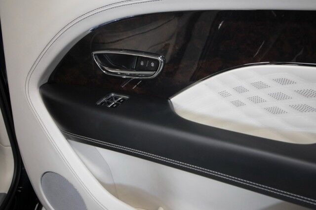 2023 Bentley Bentayga EWB Bentayga EWB Azure ($277,000 MSRP) *1-OWNER* San Diego CA