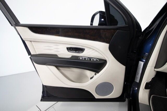 2023 Bentley Bentayga EWB Bentayga EWB Azure ($277,000 MSRP) *1-OWNER* San Diego CA